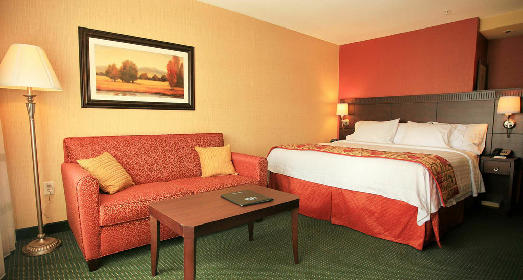 Courtyard Carson Hotel 3*
